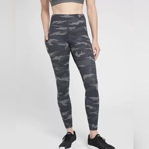 Athleta Camo Contender Hybrid Powerlift Leggings in Small